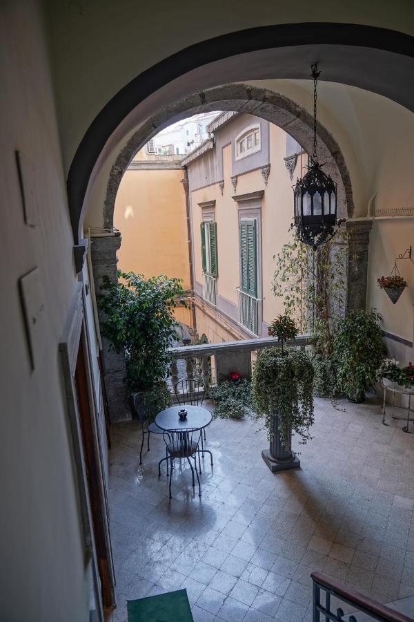 Dimora Donna Elena Bed & Breakfast Наполи Екстериор снимка